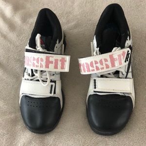 Women’s Reebok CrossFit lifters